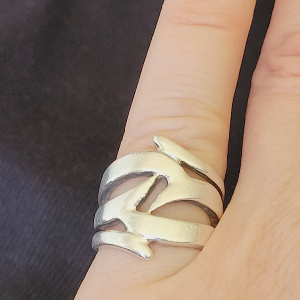 Ring - Picture 3 of 3